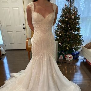La Sposa Icar Crochet and Guip Wedding Dress